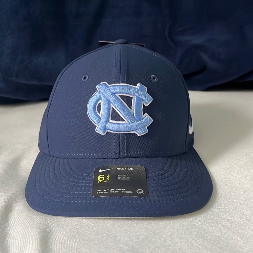 Nike Navy UNC baseball cap / hat
